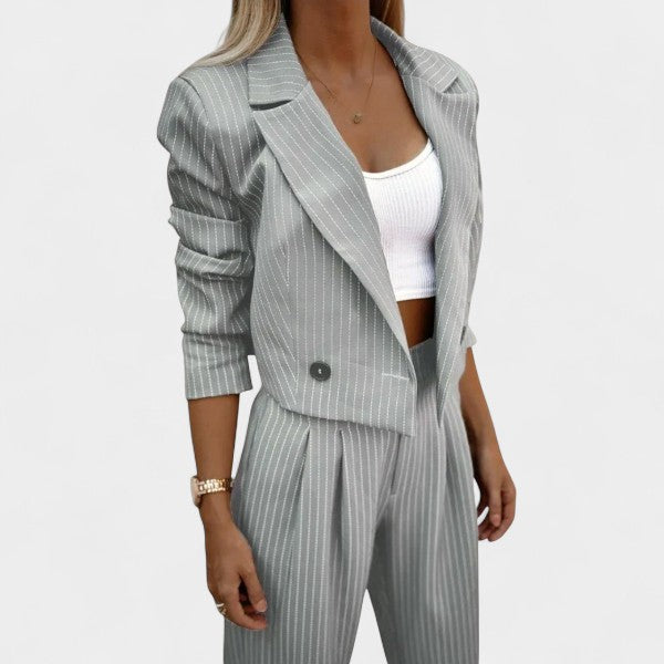 Mireya | Traje de rayas para mujer